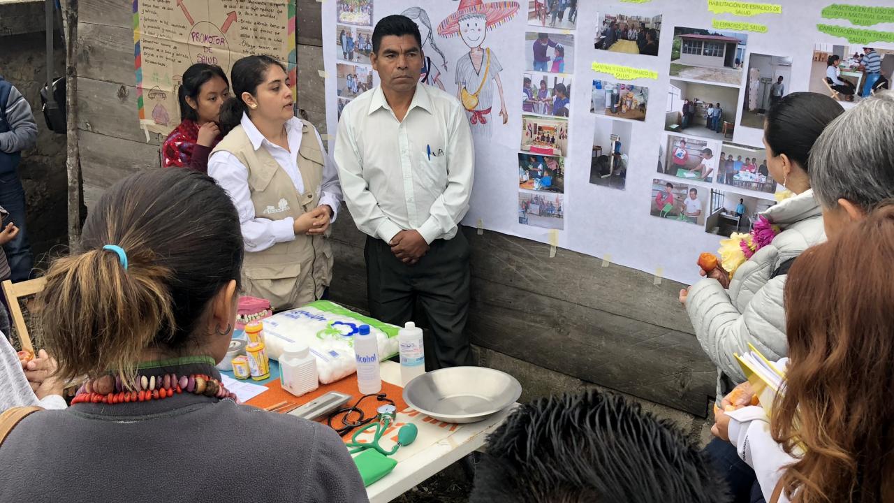 Bridging leadership training participants visit with community in Chiapas, Mexico